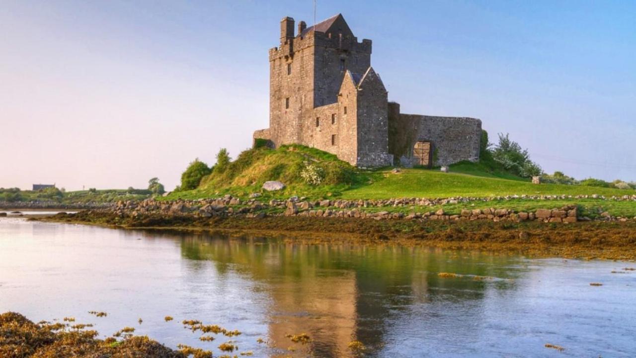 Claregalway Hotel Bagian luar foto