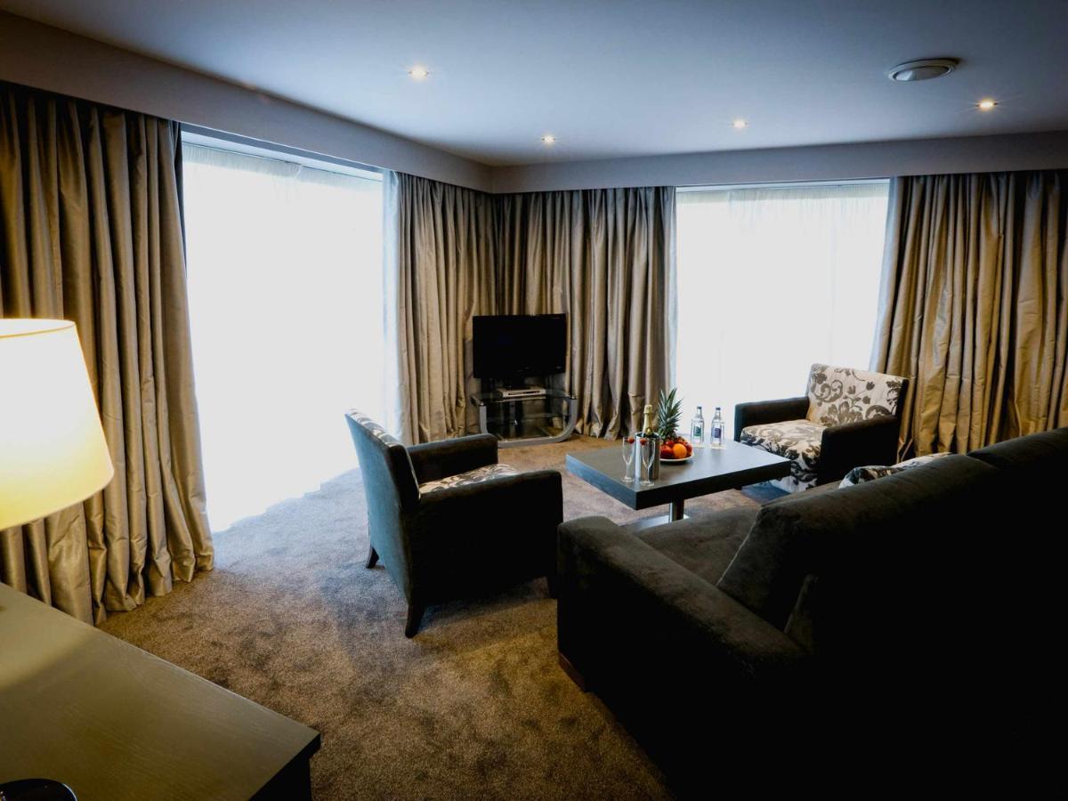 Claregalway Hotel Bagian luar foto