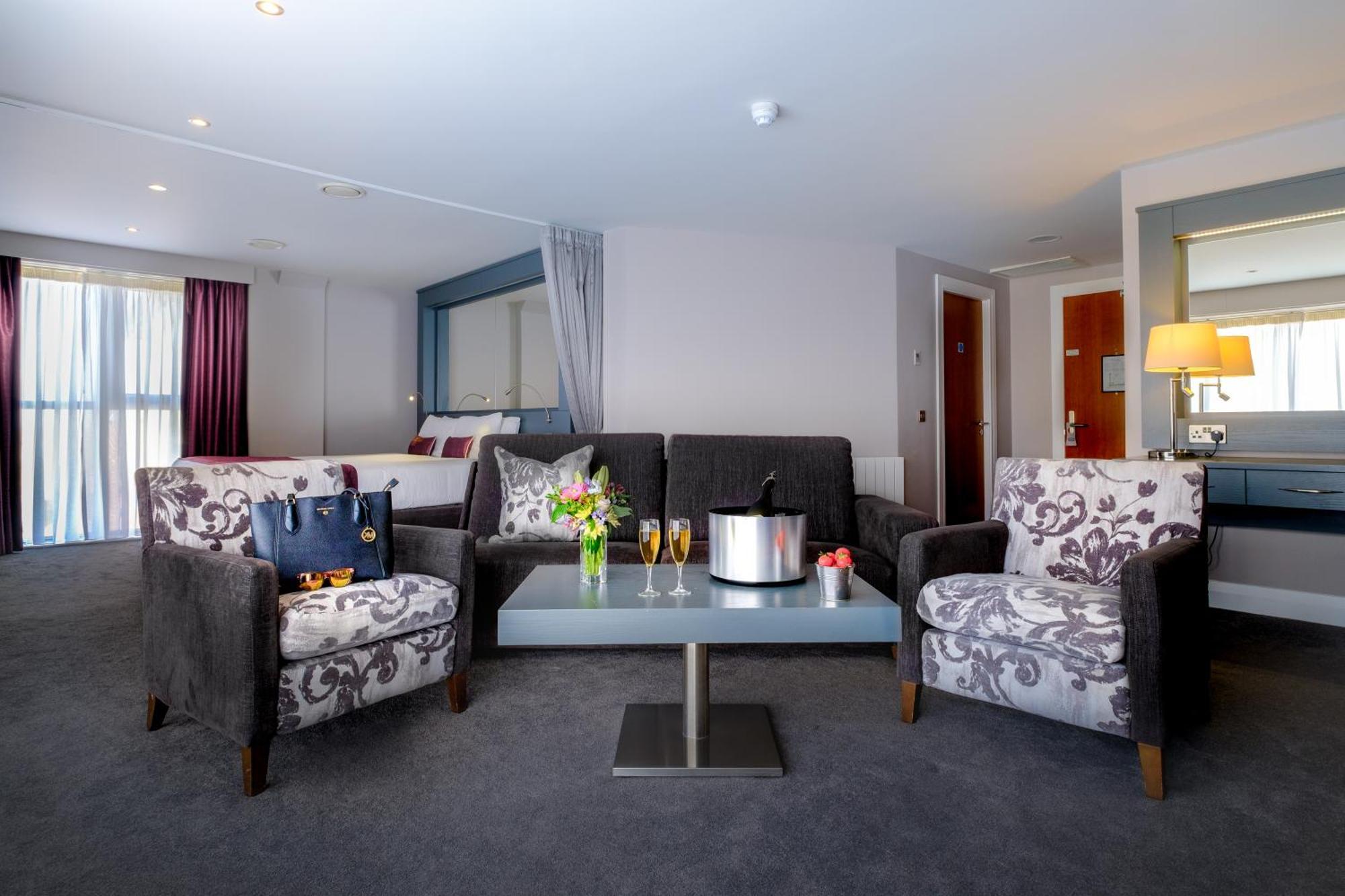 Claregalway Hotel Bagian luar foto